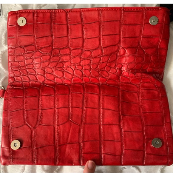 Red wallet - Picture 2 of 3